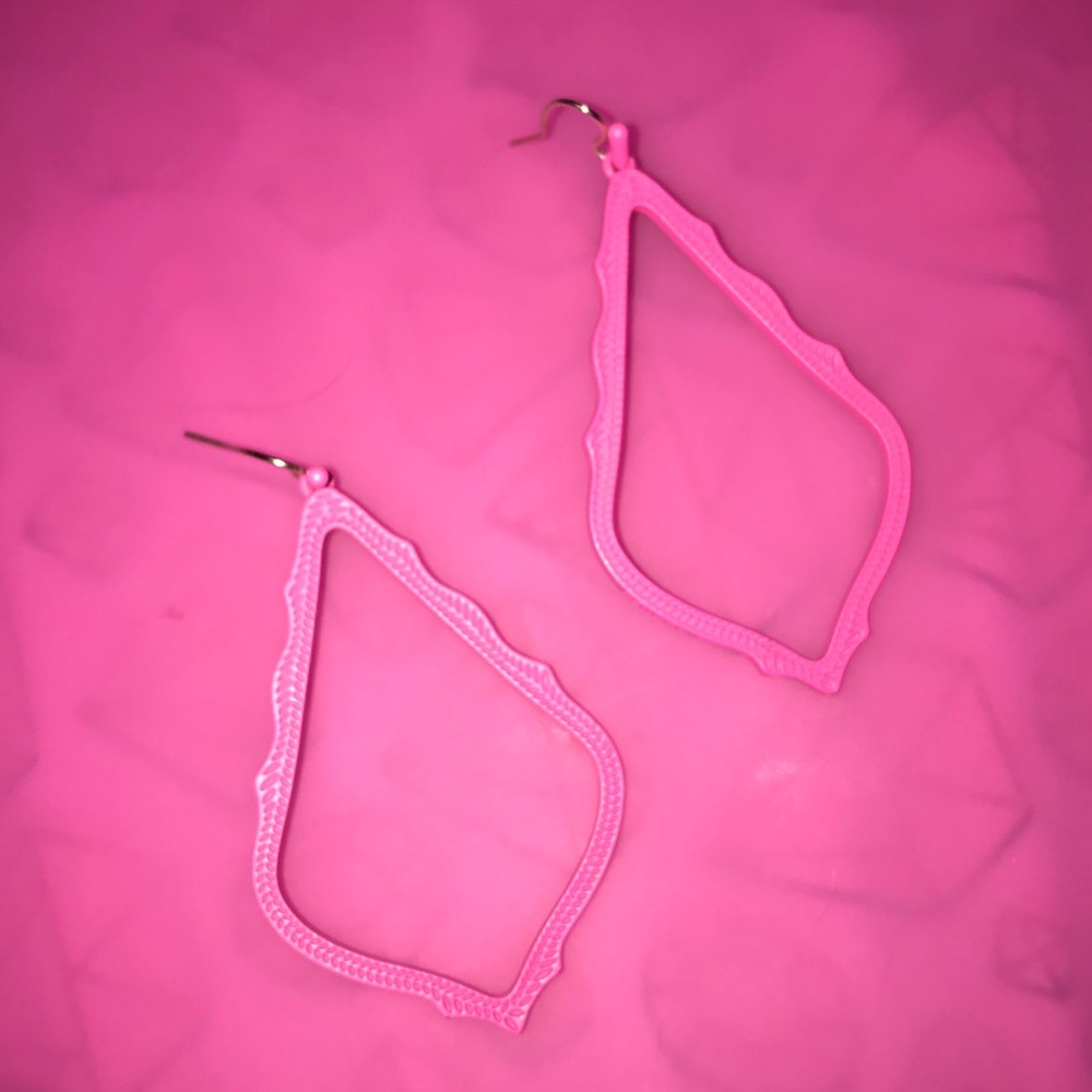 Monochromatic pink Sophee earrings